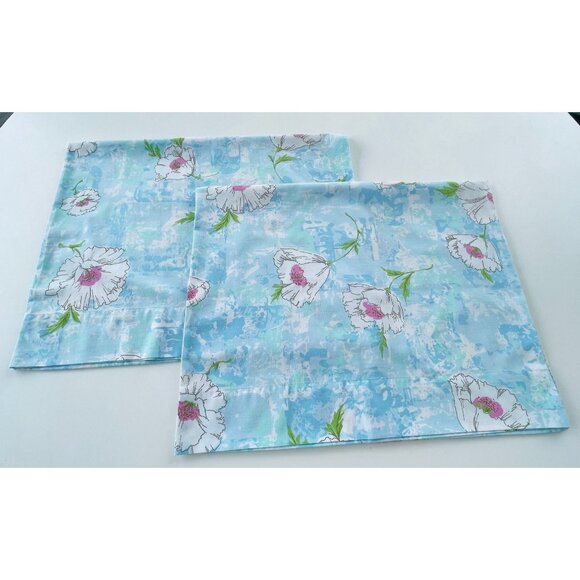 Vintage 70s blue pillowcases, white and pink large flowers, pair of pillow shams - Picture 4 of 7